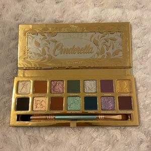 Sigma x Cinderella Eyeshadow Palette